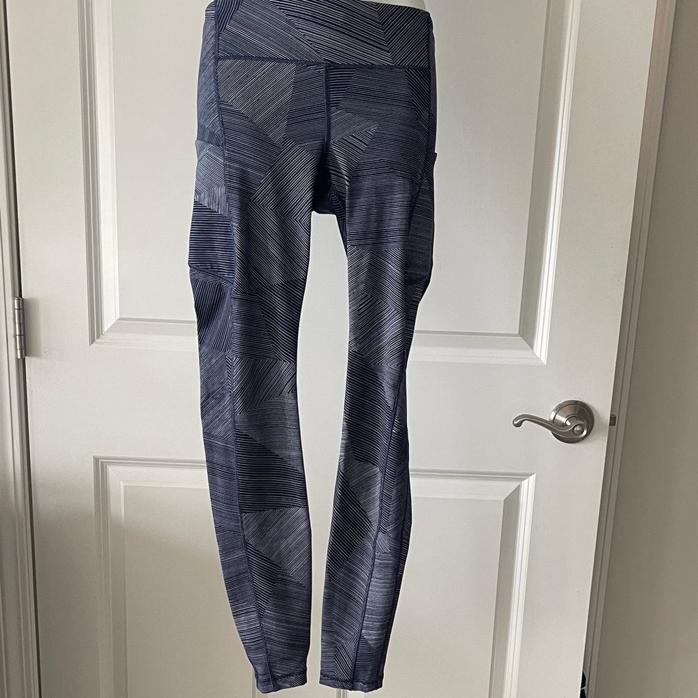 lululemon Speed Up Tights in Etch Hail Midnight Navy Pattern